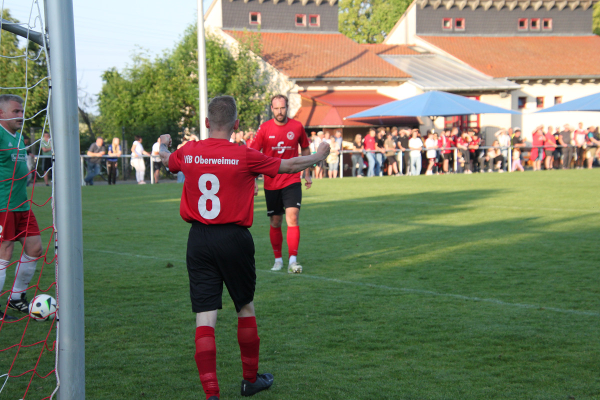 Auswärtssieg in Großschwabhausen - Erste gewinnt 4:2 Auswärtssieg in Großschwabhausen - Erste gewinnt 4:2