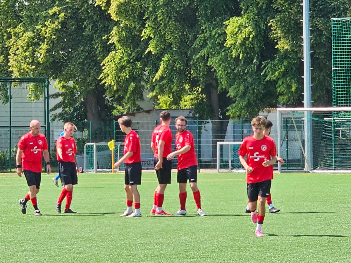 Torreicher Saisonabschluss - Erste gewinnt 7:2
