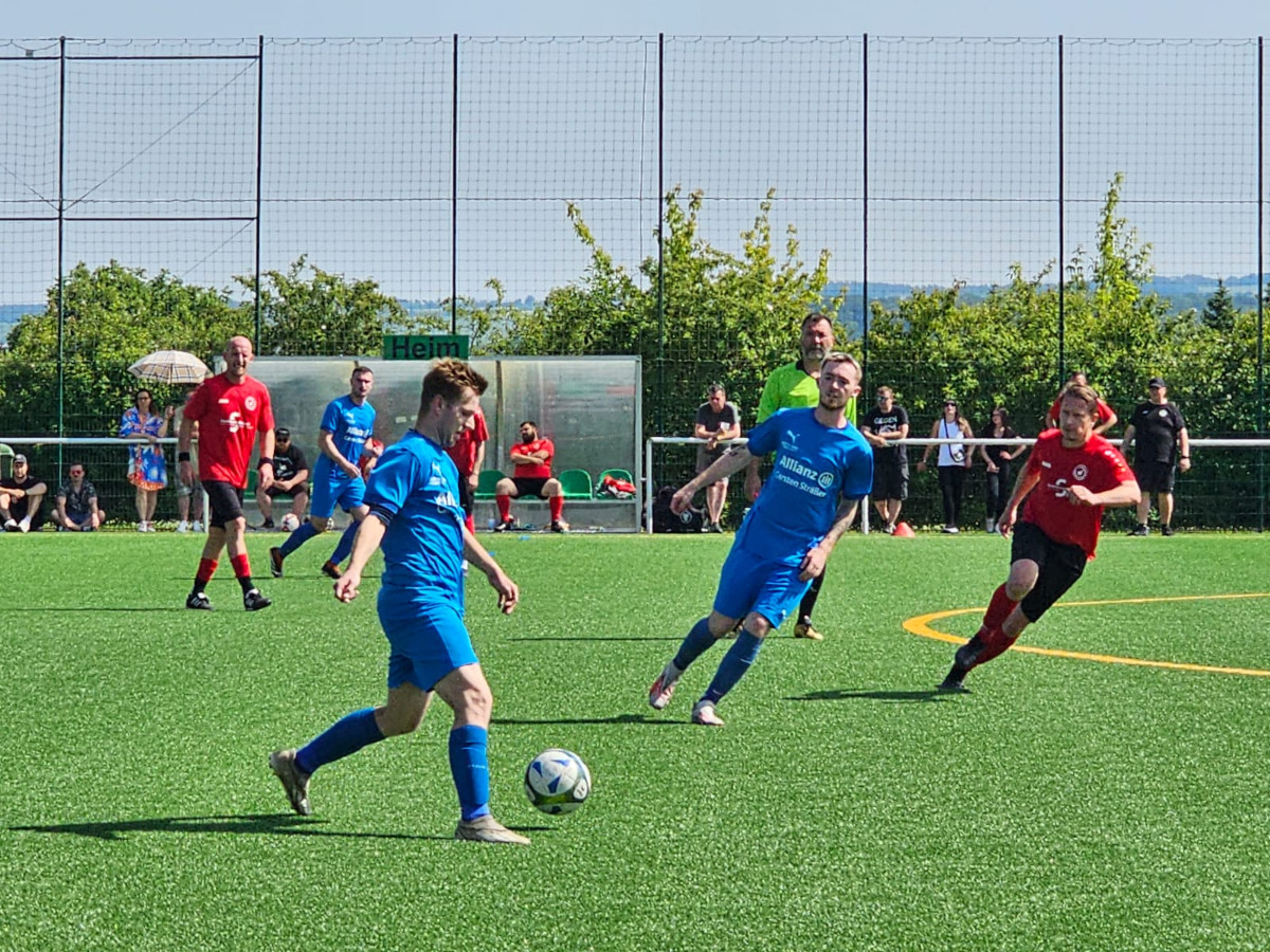 Torreicher Saisonabschluss - Erste gewinnt 7:2