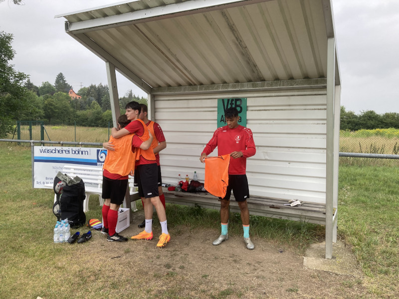 Sieg in der Aue - Erste gewinnt schweres Spiel bei Apolda 2.