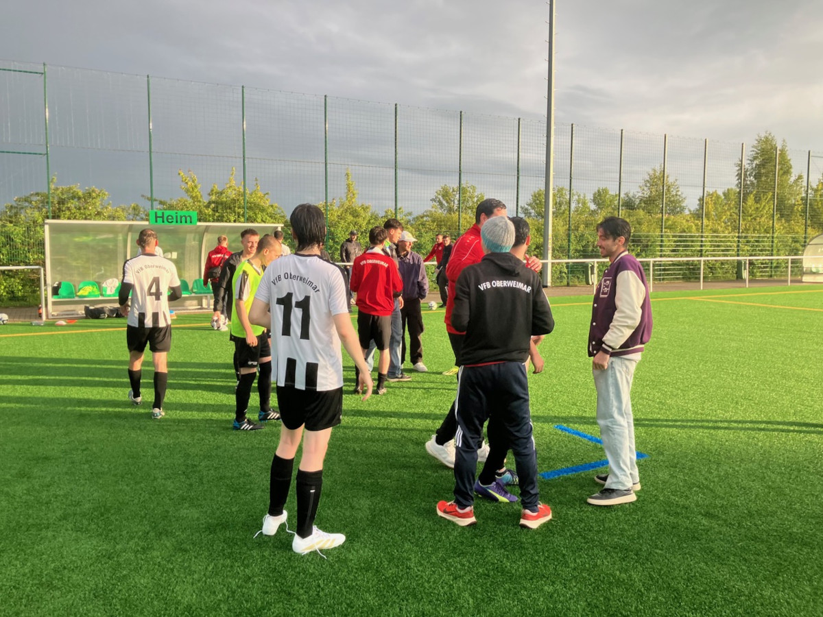 Donnerwetter auf dem Lindenberg - Die Zweite ballert sich zum Klassenerhalt! Donnerwetter auf dem Lindenberg - Die Zweite ballert sich zum Klassenerhalt!