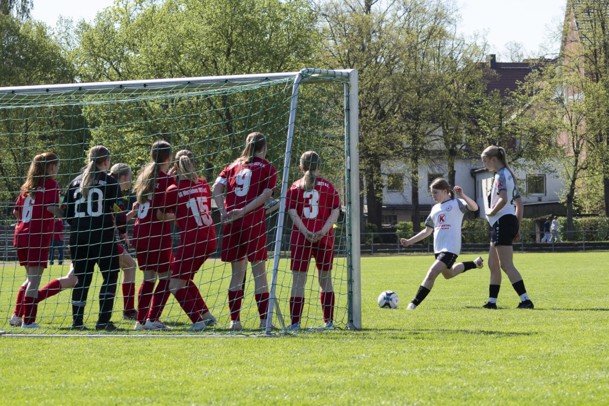 Harte Niederlage für unsere C-Juniorinnen Harte Niederlage für unsere C-Juniorinnen