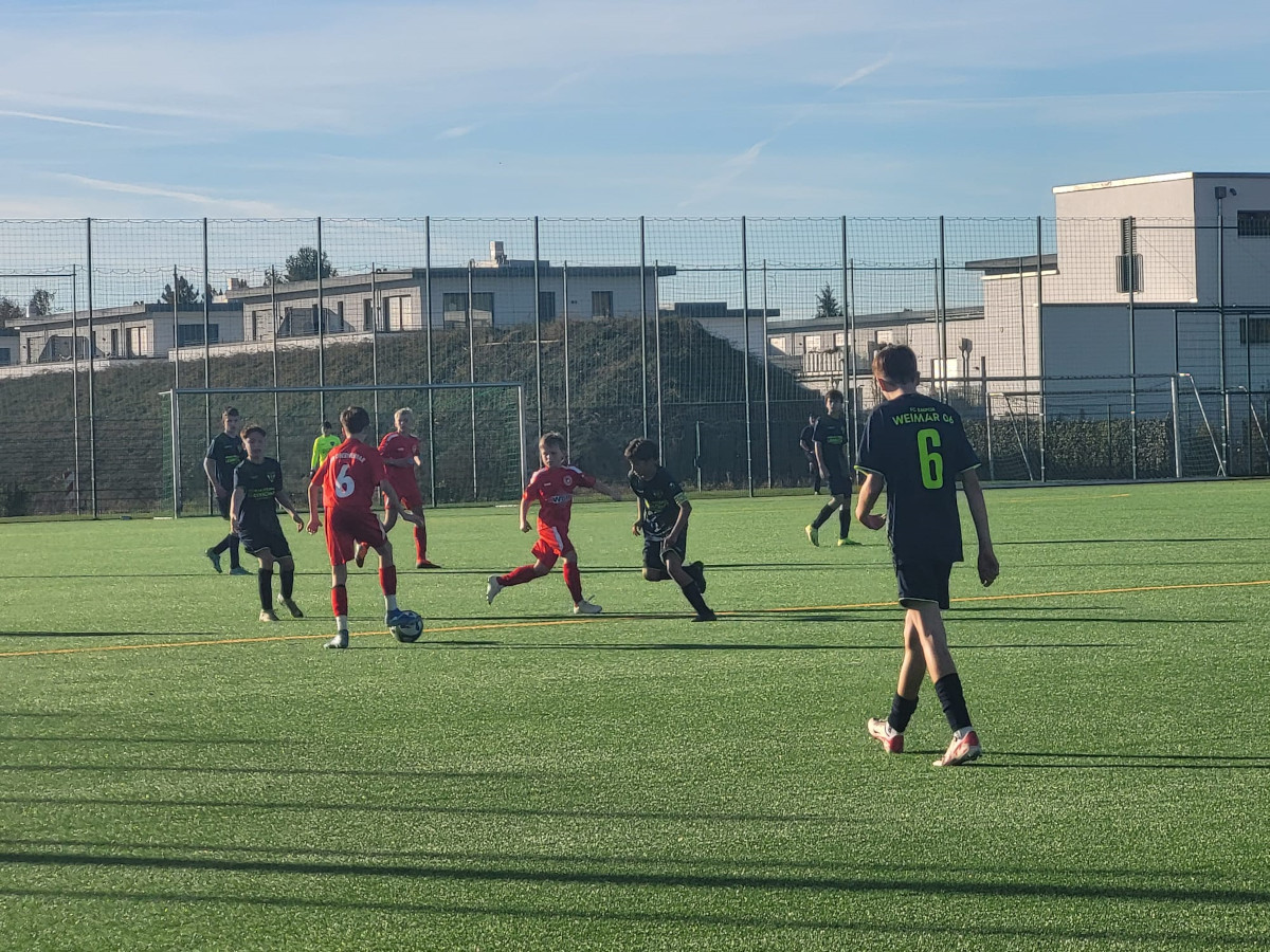 C-Junioren feiern Derbysieg in neuen Trikots C-Junioren feiern Derbysieg in neuen Trikots
