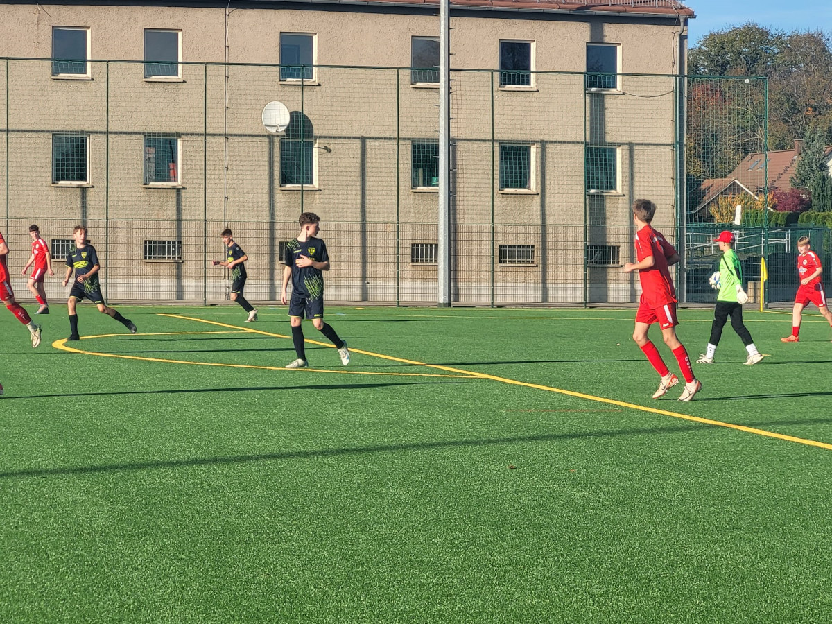 C-Junioren feiern Derbysieg in neuen Trikots C-Junioren feiern Derbysieg in neuen Trikots