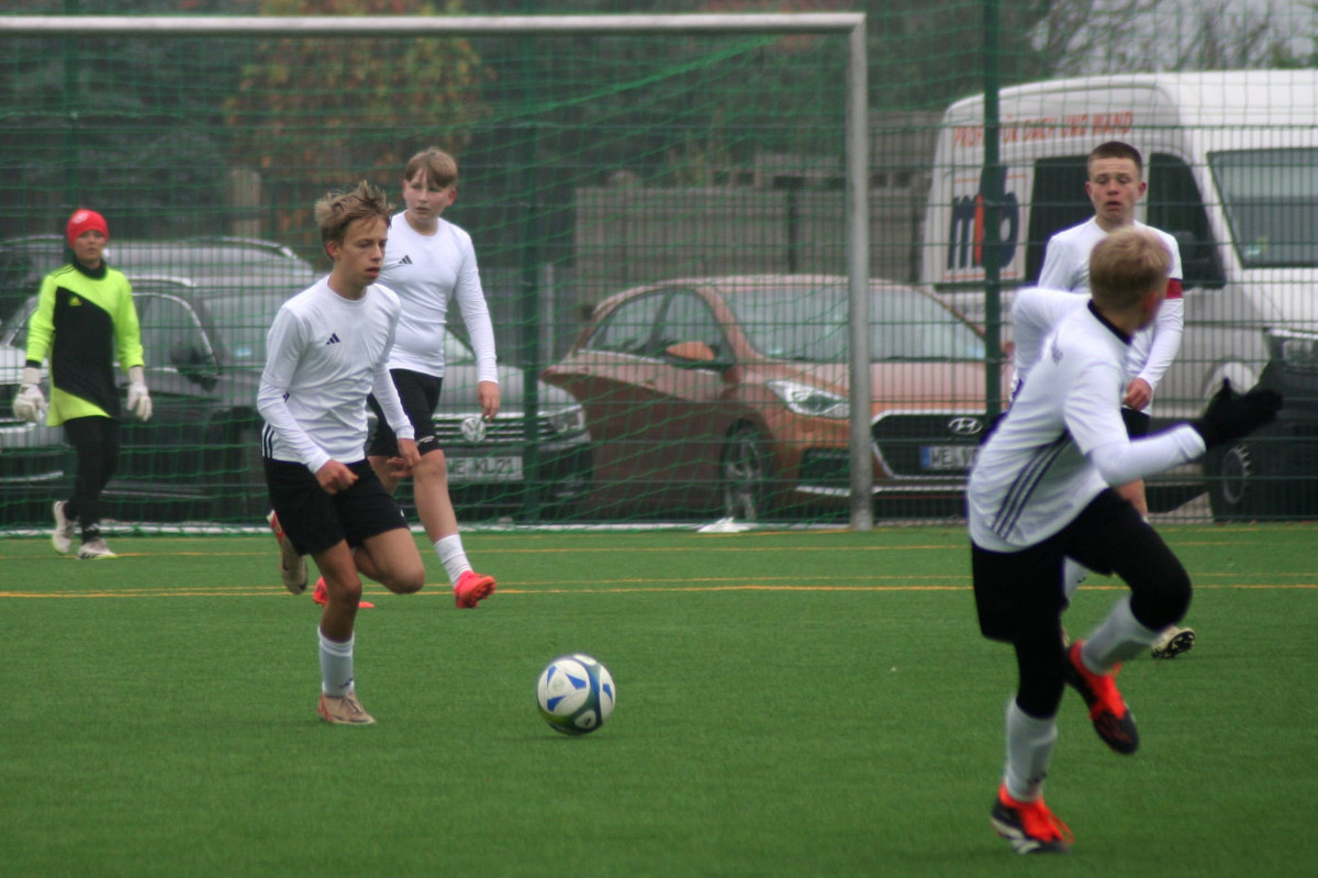 C-Junioren gewinnen deutlich und sind doch unzufrieden C-Junioren gewinnen deutlich und sind doch unzufrieden