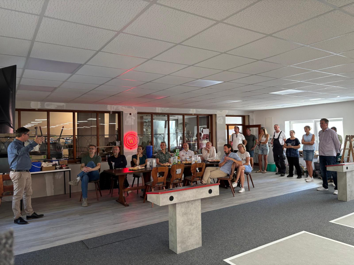 Feierliche Übergabe der Fördermittel für unsere Kegelbahn Feierliche Übergabe der Fördermittel für unsere Kegelbahn