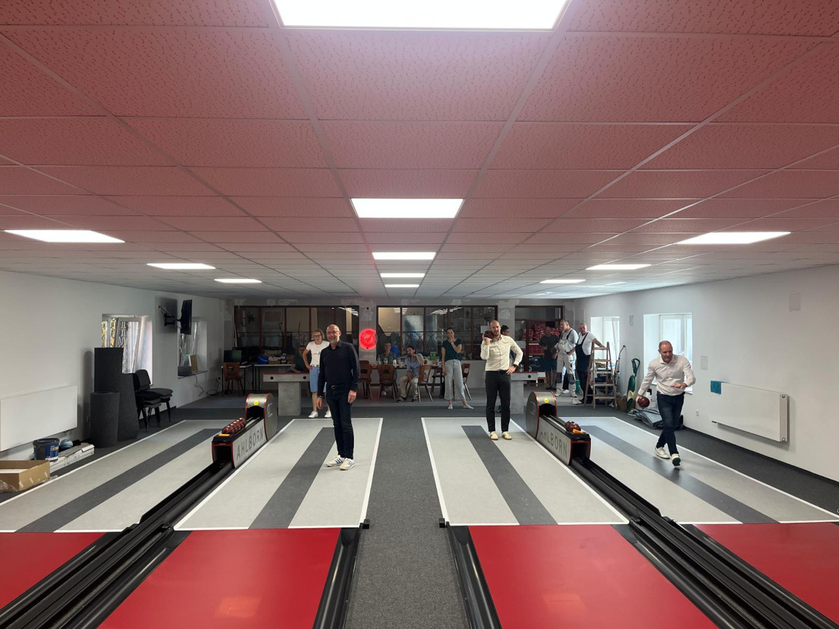 Feierliche Übergabe der Fördermittel für unsere Kegelbahn Feierliche Übergabe der Fördermittel für unsere Kegelbahn