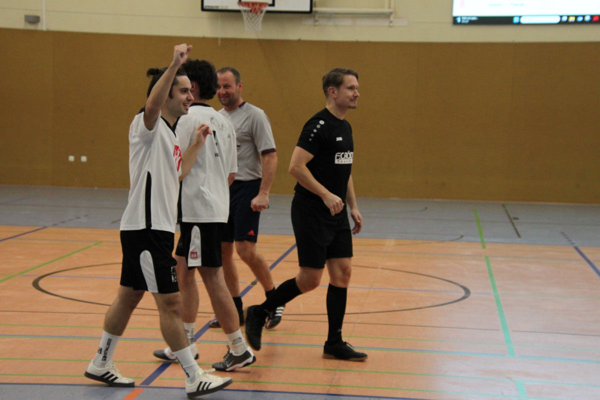 Weihnachtsturnier in der Asbachhalle Weihnachtsturnier in der Asbachhalle