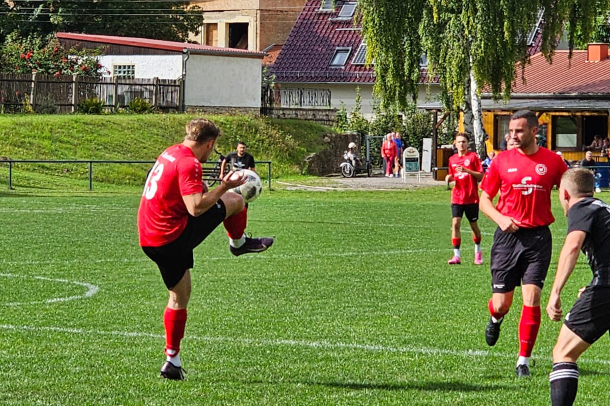 Auswärtssieg beim VfB - Erste gewinnt 2:1 Auswärtssieg beim VfB - Erste gewinnt 2:1