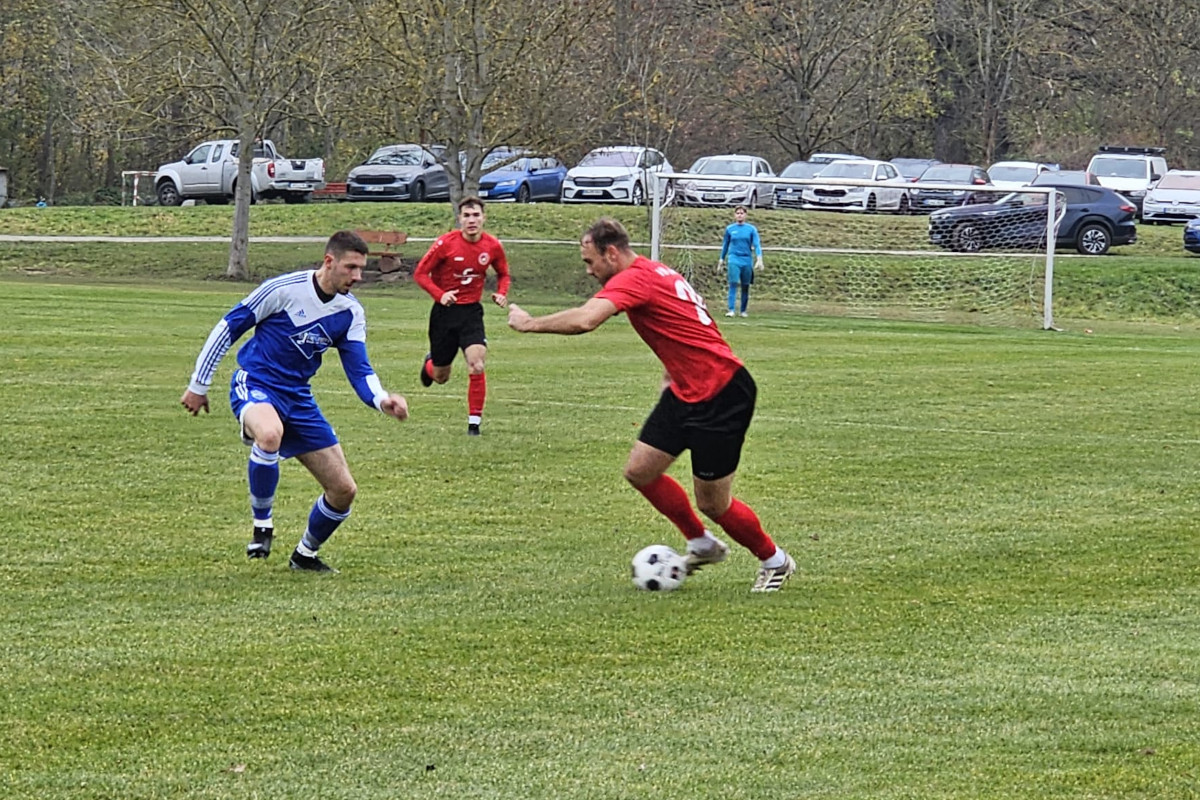 Sieg in Wickerstedt - Erste gewinnt knapp mit 3:2