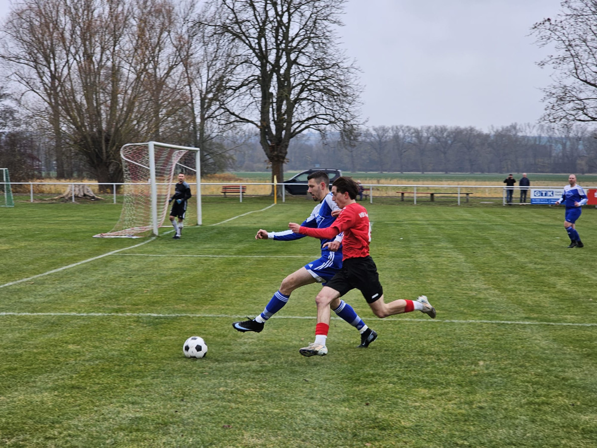 Sieg in Wickerstedt - Erste gewinnt knapp mit 3:2