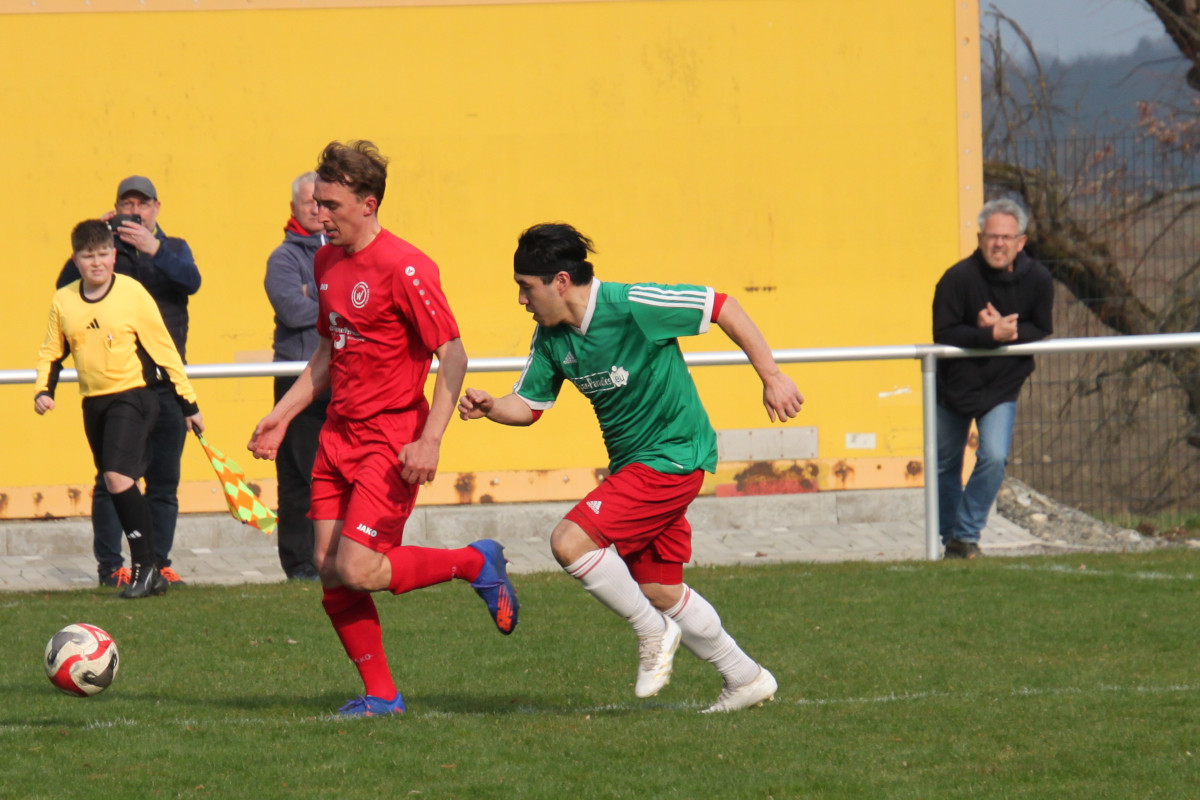 Auswärtssieg im Spitzenspiel - Erste gewinnt 1:0