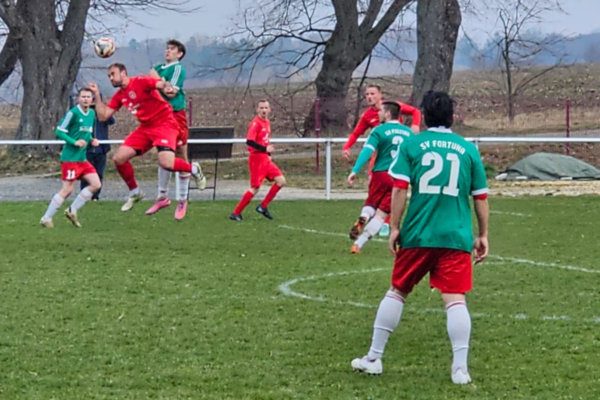 Auswärtssieg im Spitzenspiel - Erste gewinnt 1:0