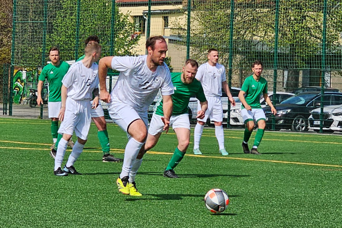 Heimsieg gegen Zottelstedt - Erste gewinnt 7:0