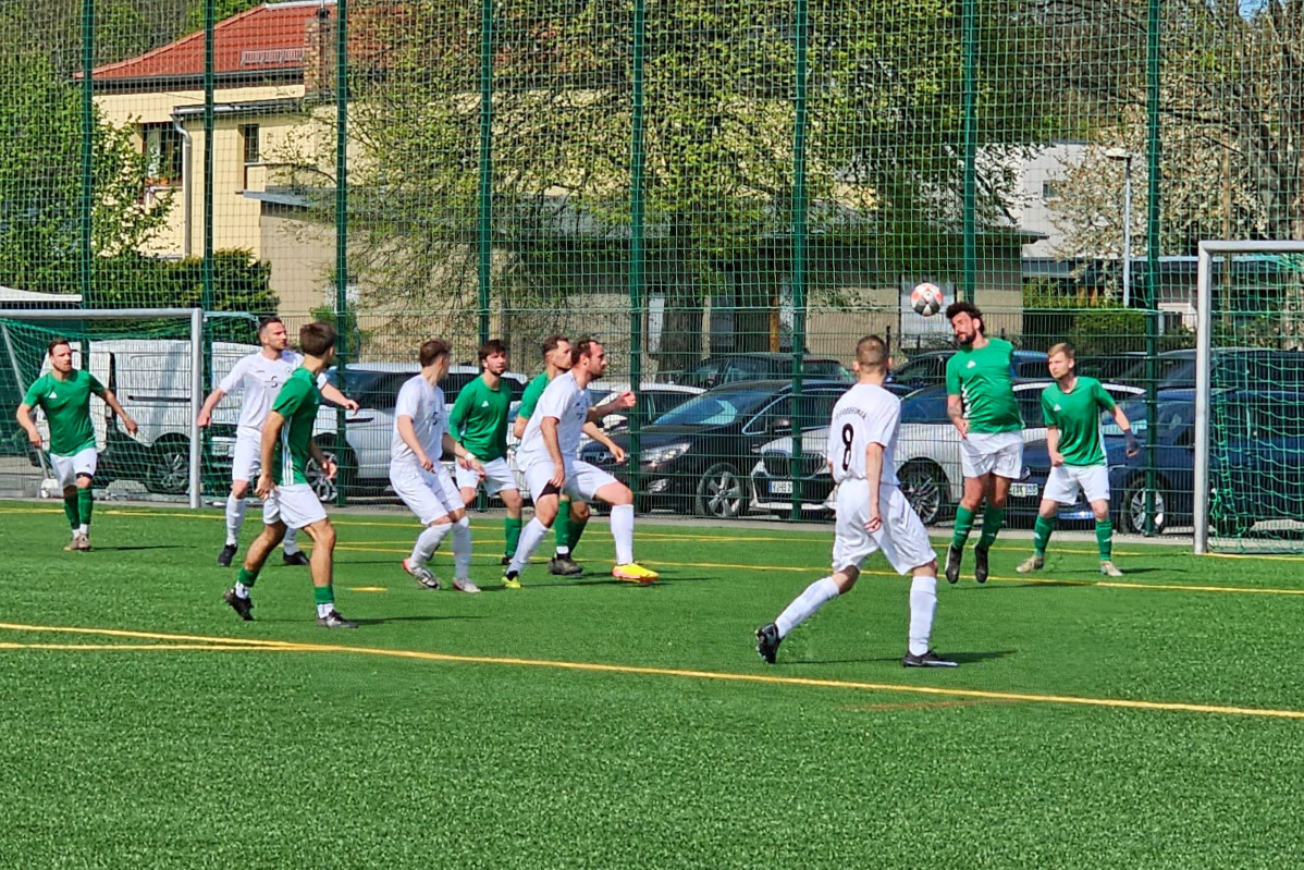 Heimsieg gegen Zottelstedt - Erste gewinnt 7:0