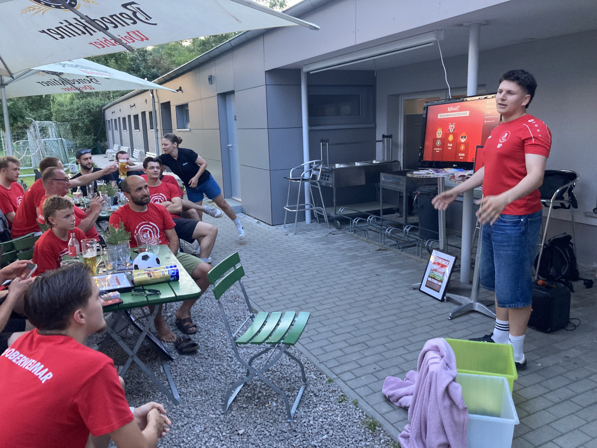 Saisonabschluss im Vereinsheim Saisonabschluss im Vereinsheim