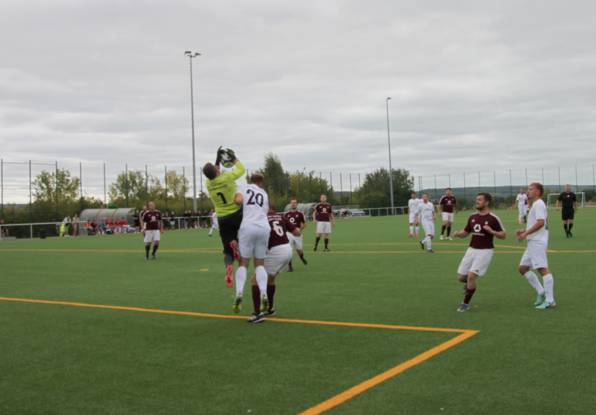 Starker Heimsieg zum Auftakt - Erste gewinnt 7:0 Starker Heimsieg zum Auftakt - Erste gewinnt 7:0