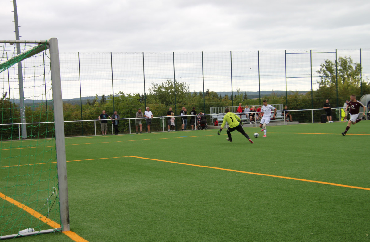 Starker Heimsieg zum Auftakt - Erste gewinnt 7:0 Starker Heimsieg zum Auftakt - Erste gewinnt 7:0