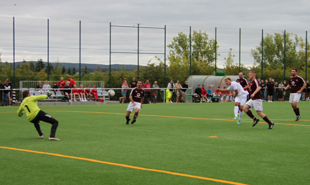 Starker Heimsieg zum Auftakt - Erste gewinnt 7:0 Starker Heimsieg zum Auftakt - Erste gewinnt 7:0
