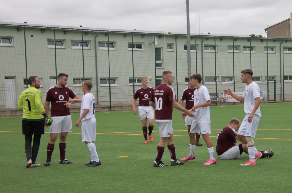 Starker Heimsieg zum Auftakt - Erste gewinnt 7:0 Starker Heimsieg zum Auftakt - Erste gewinnt 7:0