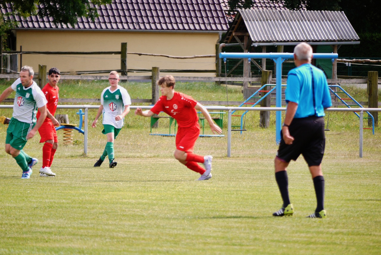Verdienter Auswärtssieg der Zweiten in letzter Minute