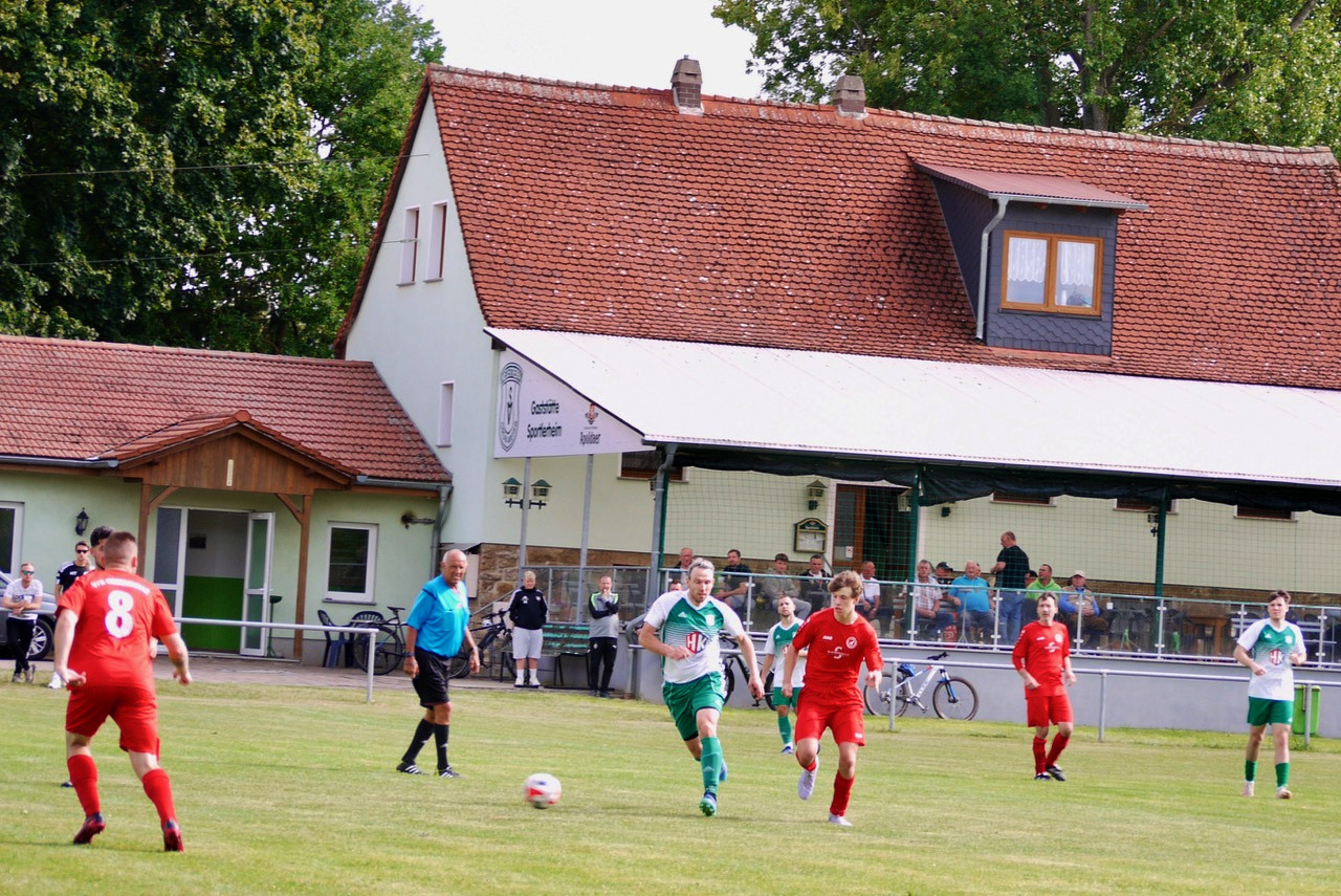 Verdienter Auswärtssieg der Zweiten in letzter Minute