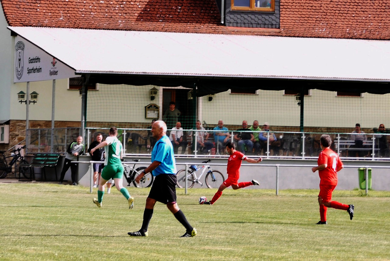 Verdienter Auswärtssieg der Zweiten in letzter Minute