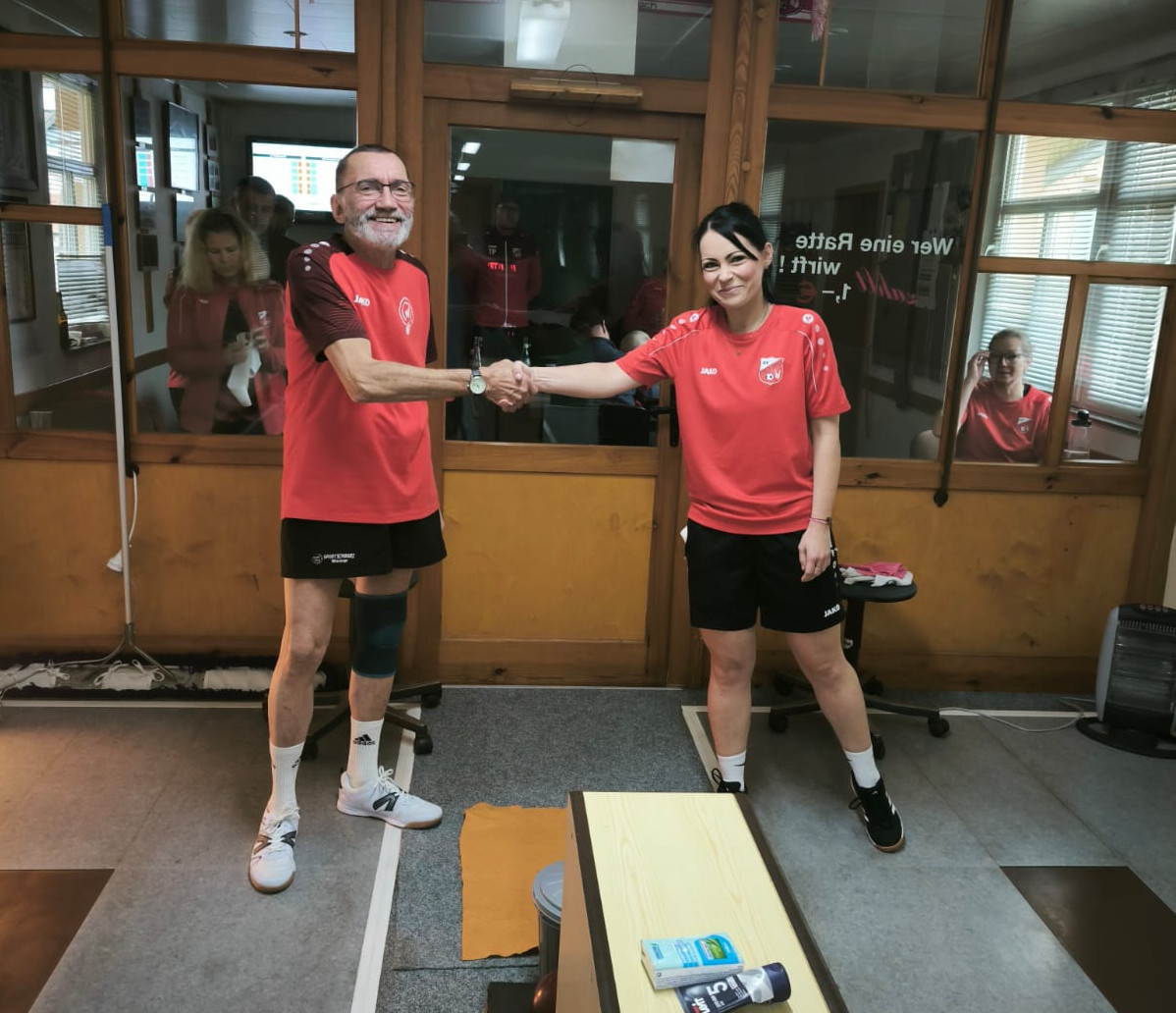 Klare Niederlage in Pfiffelbach Klare Niederlage in Pfiffelbach