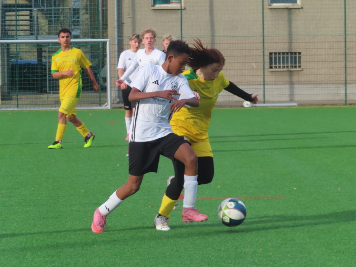 C1 berauscht sich an sich selbst C1 berauscht sich an sich selbst