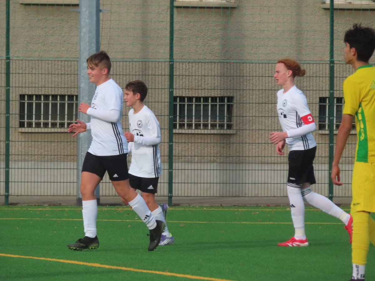 C1 berauscht sich an sich selbst C1 berauscht sich an sich selbst