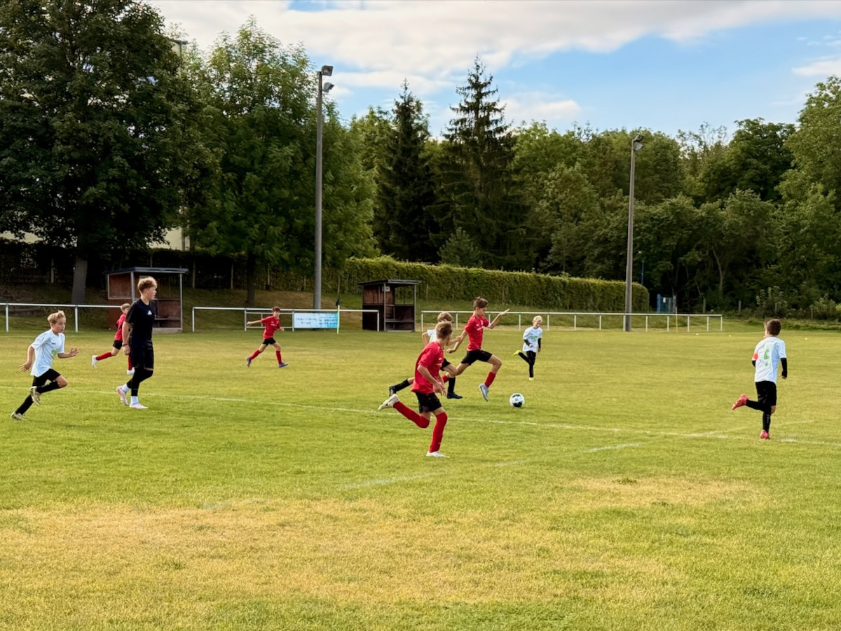 Arbeitssieg der D1 Junioren gegen Niederzimmern Arbeitssieg der D1 Junioren gegen Niederzimmern