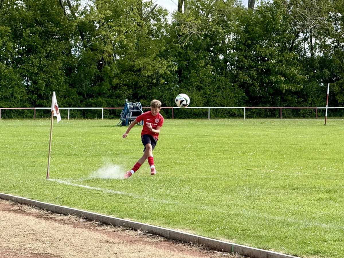 VfB Oberweimar D1 Junioren holen auswärts in Pfiffelbach nächsten Sieg - Tabellenführer VfB Oberweimar D1 Junioren holen auswärts in Pfiffelbach nächsten Sieg - Tabellenführer