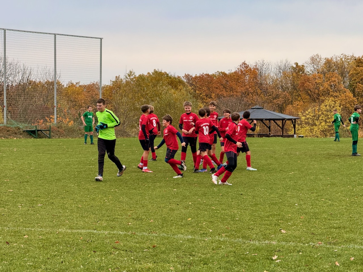 VfB Oberweimar D1-Junioren siegen souverän mit 6:0 in Ettersburg
