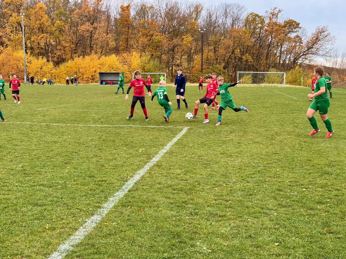 VfB Oberweimar D1-Junioren siegen souverän mit 6:0 in Ettersburg