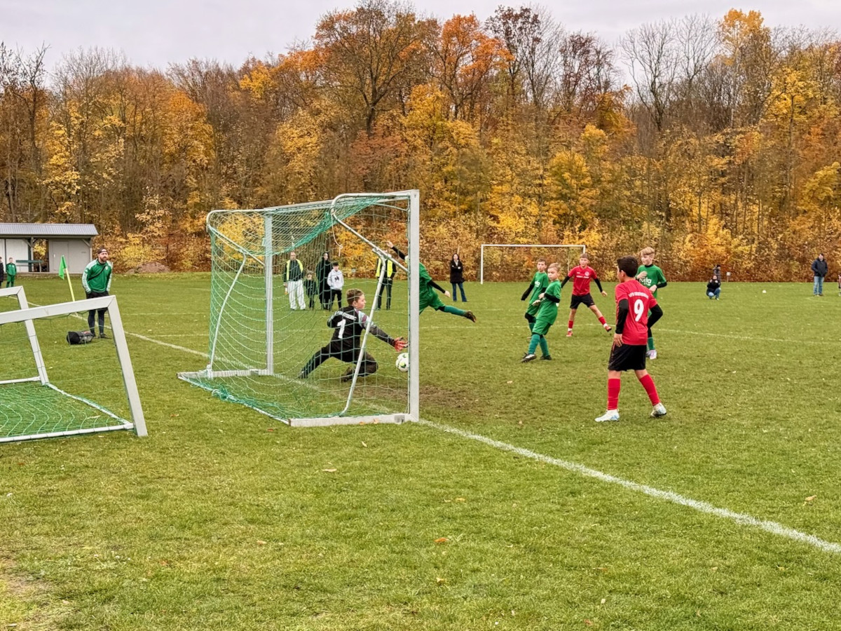 VfB Oberweimar D1-Junioren siegen souverän mit 6:0 in Ettersburg