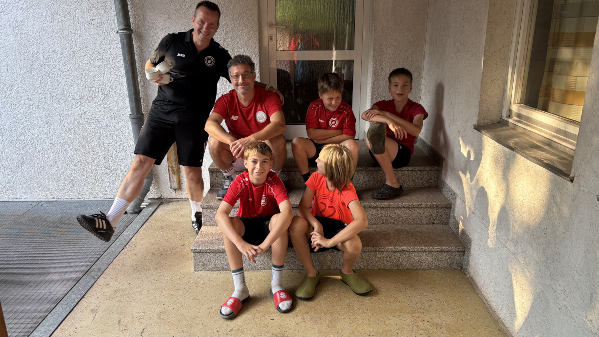 Trainingslager der D2 Junioren im Waldhof Finsterbergen Trainingslager der D2 Junioren im Waldhof Finsterbergen