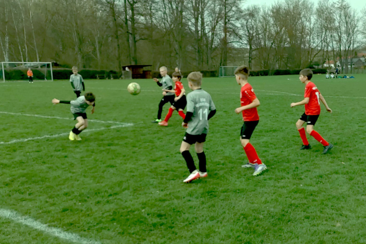 E1 unterliegt unglücklich