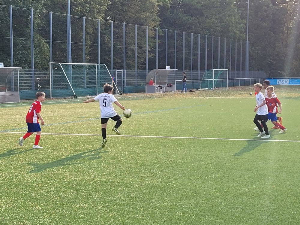 Souveräner Vorrundensieg für die E2 Junioren im Kreispokal Souveräner Vorrundensieg für die E2 Junioren im Kreispokal