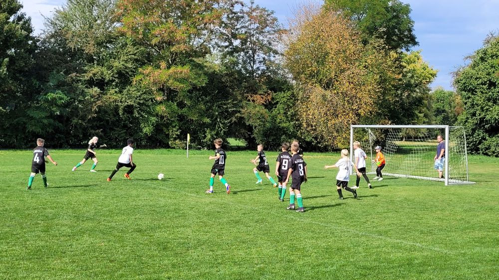 E2 Junioren schaffen Einzug in die nächste Pokal-Runde E2 Junioren schaffen Einzug in die nächste Pokal-Runde