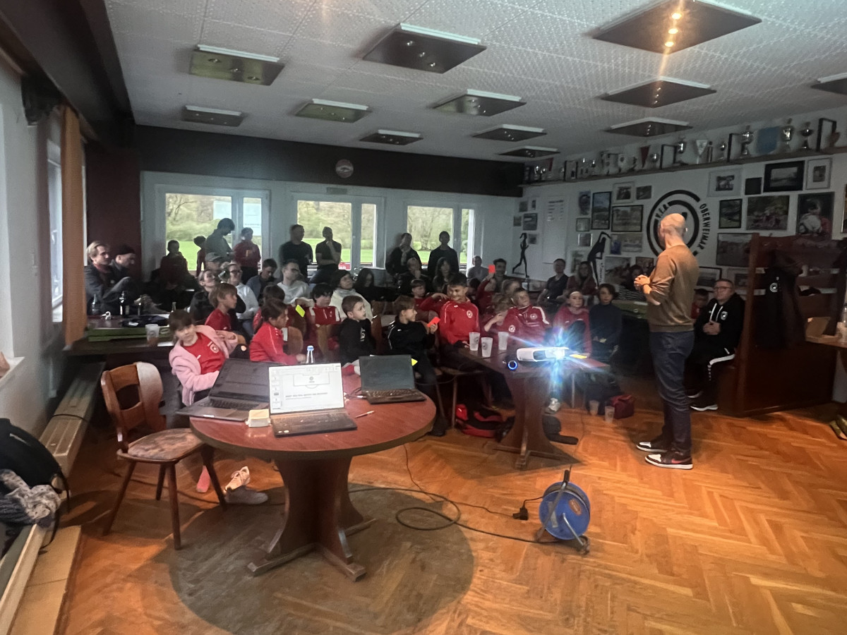 Interne Schiedsrichter Regelschulung für die E3 & E4 beim VfB Oberweimar