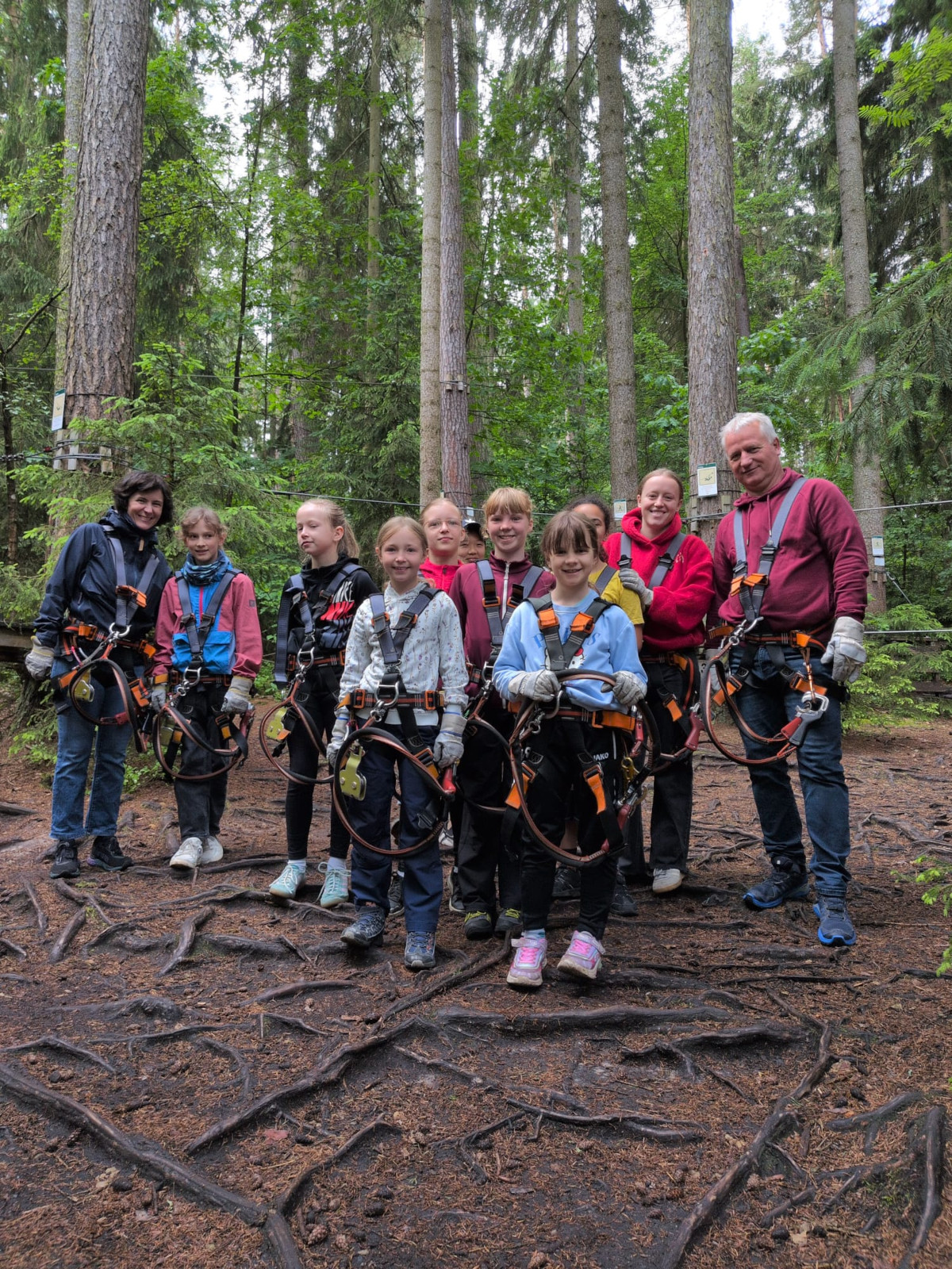 Saisonabschluss unserer E-Mädchen im Kletterpark Hohenfelden Saisonabschluss unserer E-Mädchen im Kletterpark Hohenfelden
