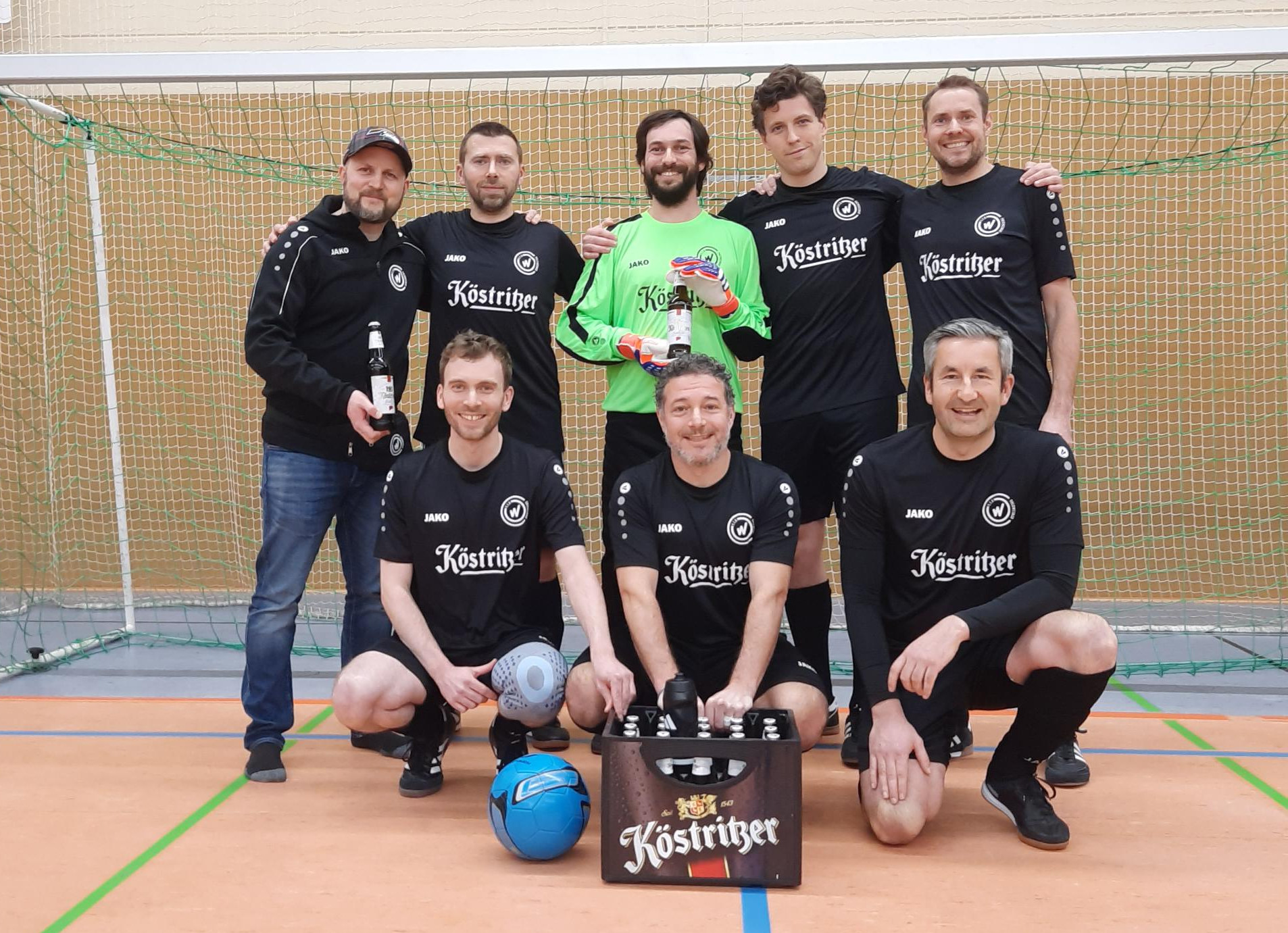 Neue Trikots als Weihnachtsgeschenk!