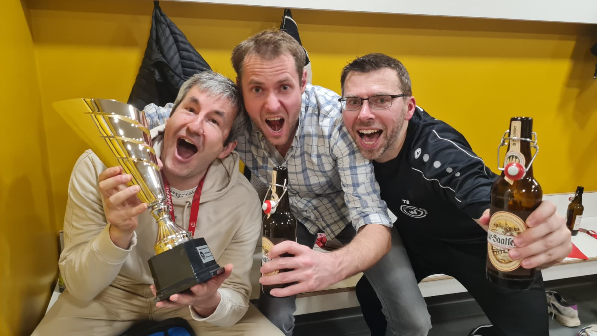 Edle Herren sind Ü40-Hallenlandesmeister!! Edle Herren sind Ü40-Hallenlandesmeister!!