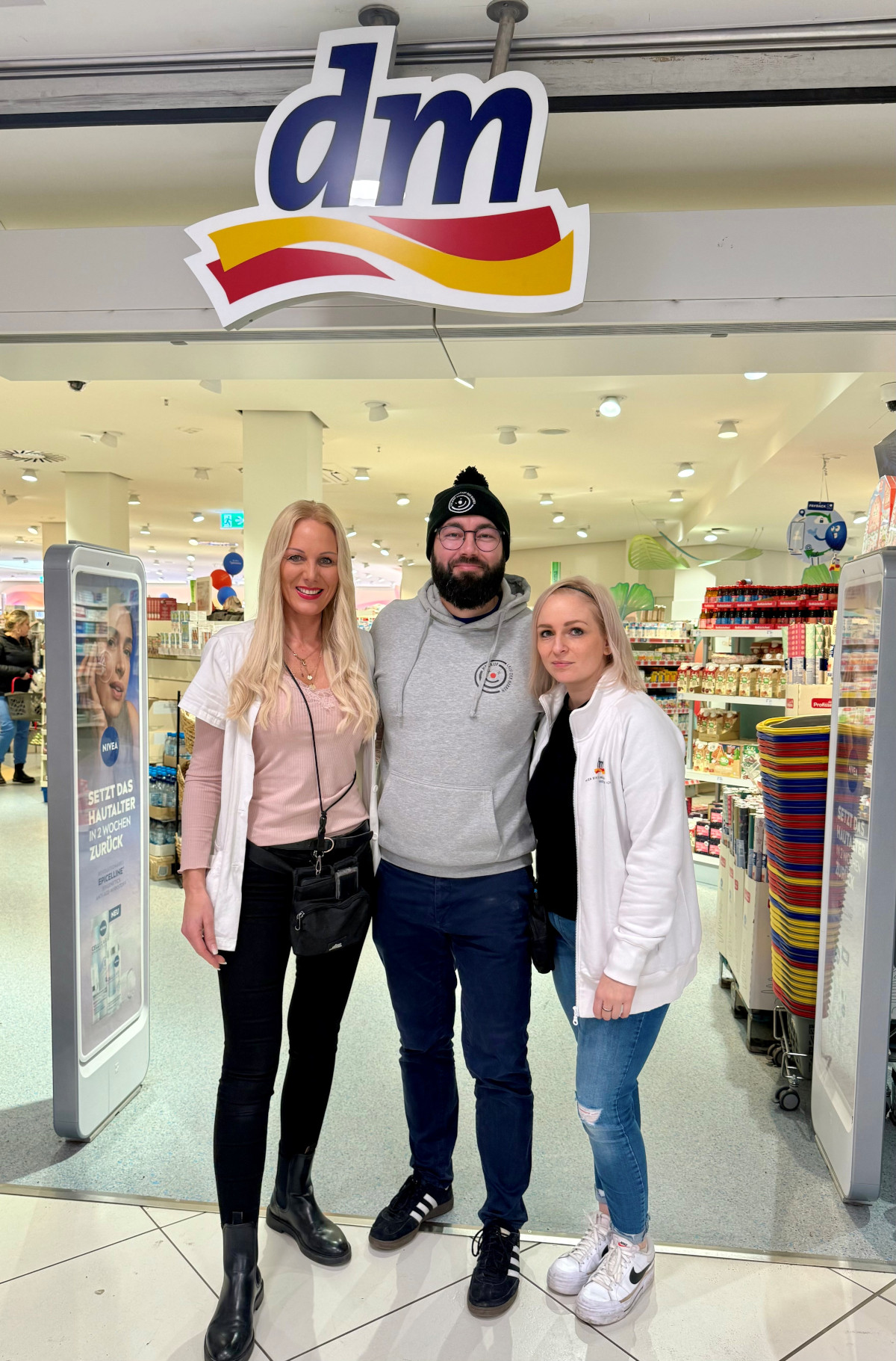 Unterstützung der dm-Filialen Weimar Unterstützung der dm-Filialen Weimar