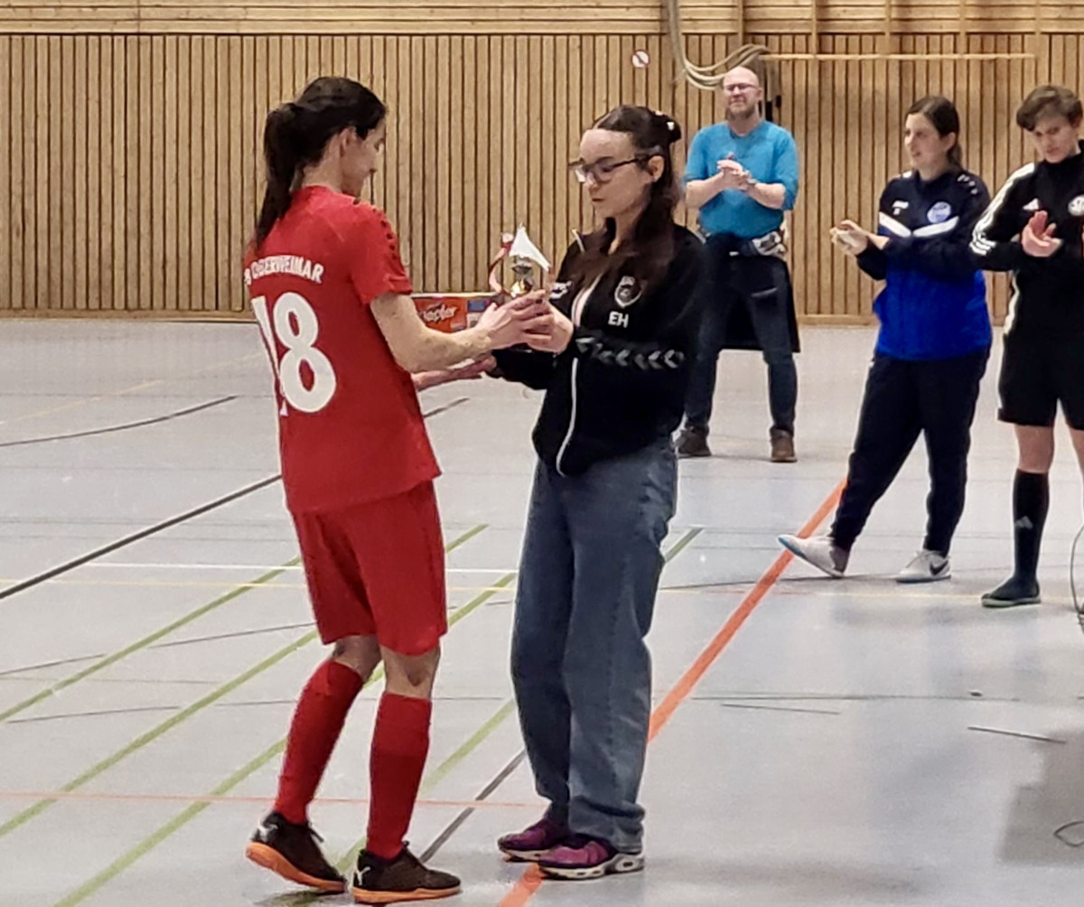 Erfolgreiches Hallenwochenende für Frauen und B-Mädels des VfB Oberweimar! 
