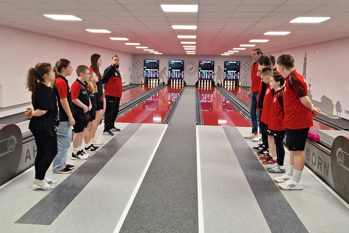 Jugendmannschaft gewonnen und Staffelsieger Jugendmannschaft gewonnen und Staffelsieger