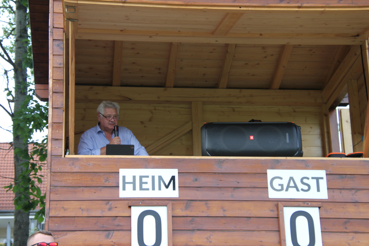 Saisoneröffnung mit Auszeichnungen Saisoneröffnung mit Auszeichnungen