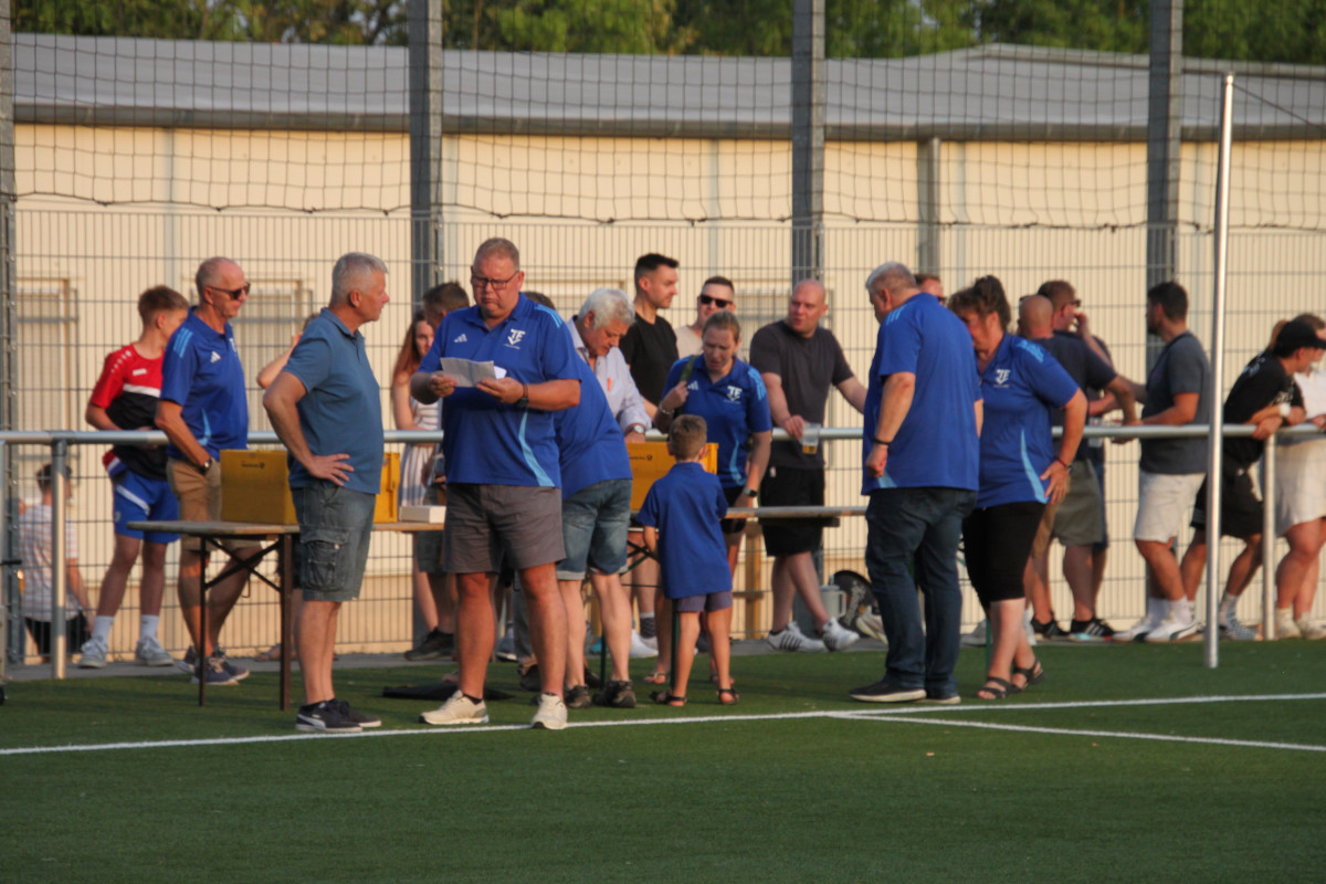 Saisoneröffnung mit Auszeichnungen Saisoneröffnung mit Auszeichnungen