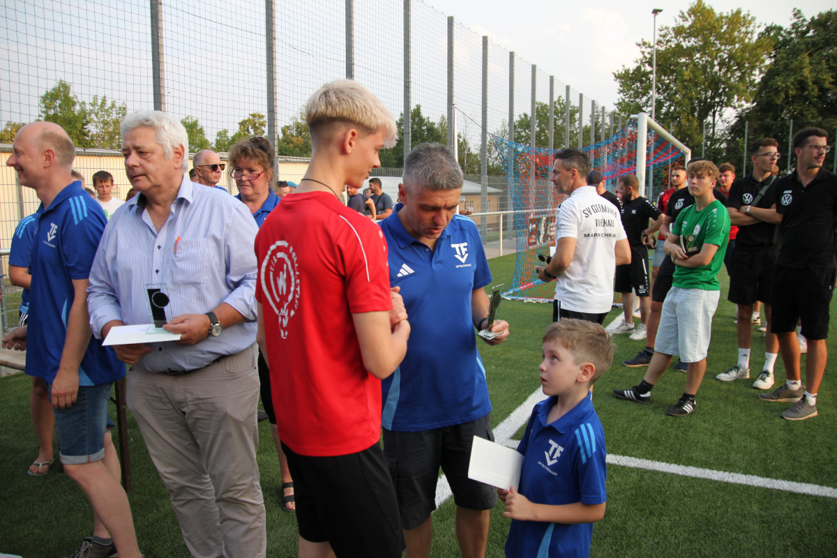 Saisoneröffnung mit Auszeichnungen Saisoneröffnung mit Auszeichnungen