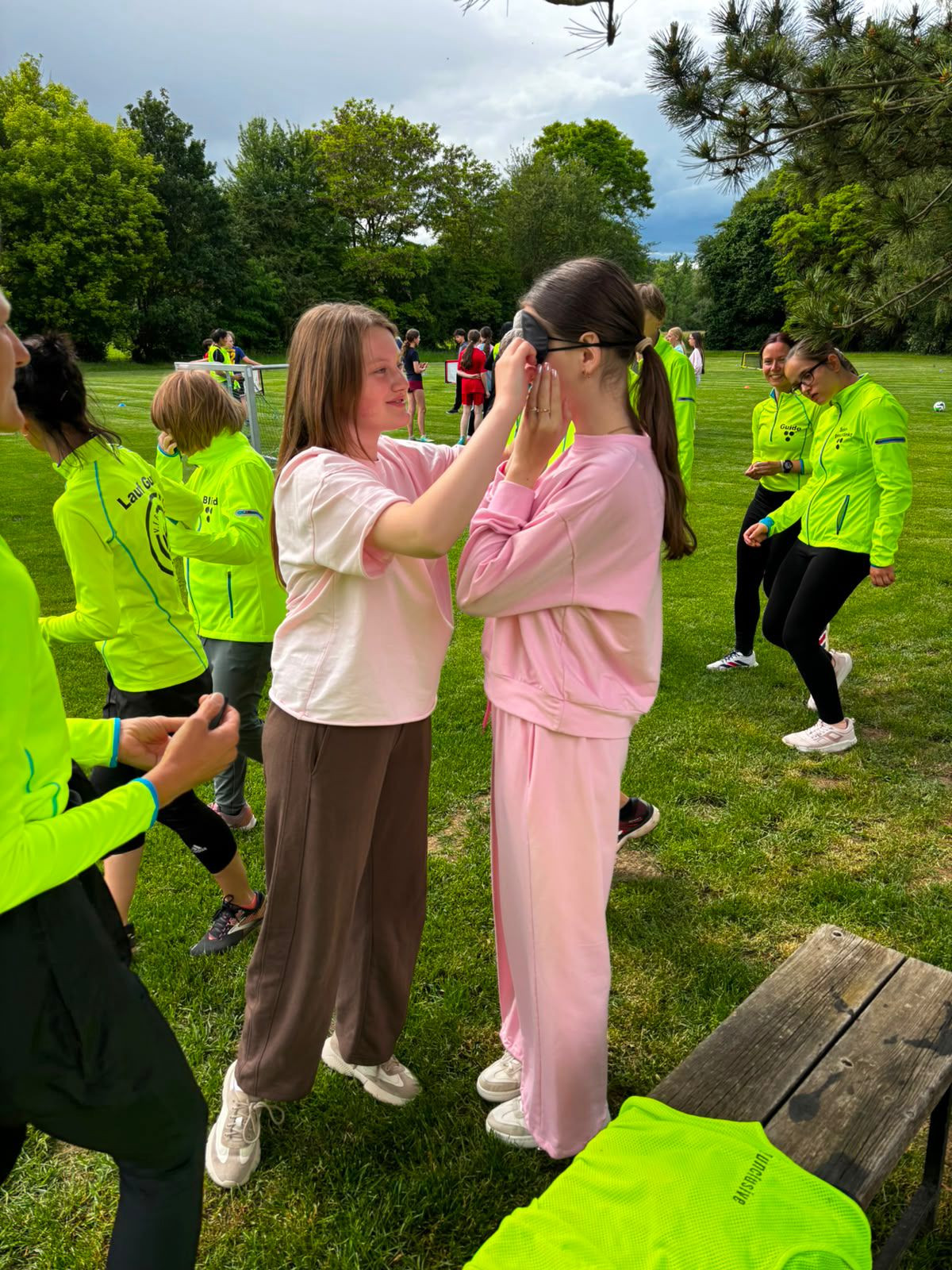 Sport, Spaß und internationale Begegnungen auf dem Parksportplatz Sport, Spaß und internationale Begegnungen auf dem Parksportplatz